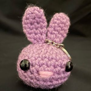 CROCHET MINI MOCHIBUN KEYCHAIN- LIGHT ORCHID